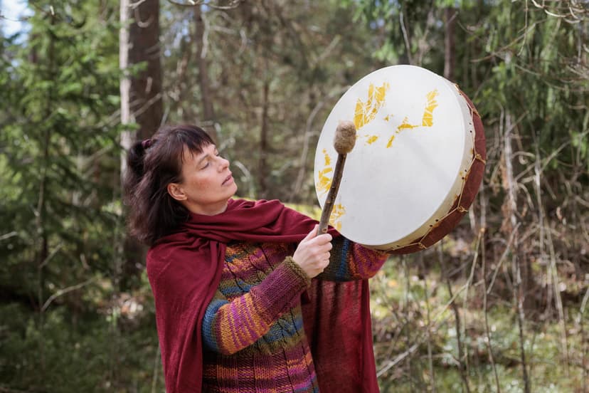 Voimanaisen shamaani- ja loitsulaulu 60 min