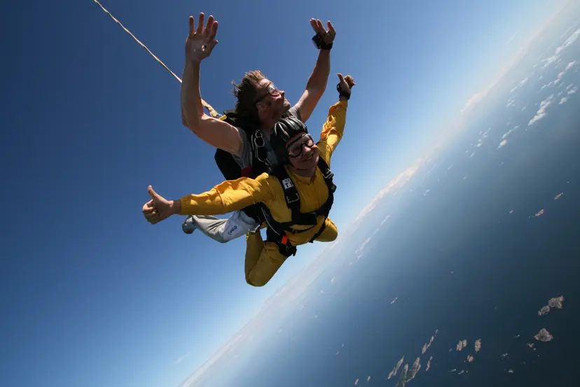 Tandemlaskuvarjohyppy ja kuvaus | Utti