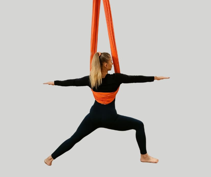 Rentouttava ilmajoogan yksityistunti kahdelle - Pole4Fit | Helsinki | Espoo