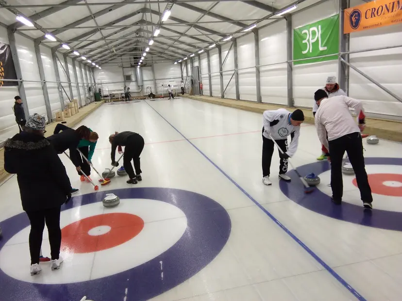 Curlingin alkeiskurssi kahdelle | Turku