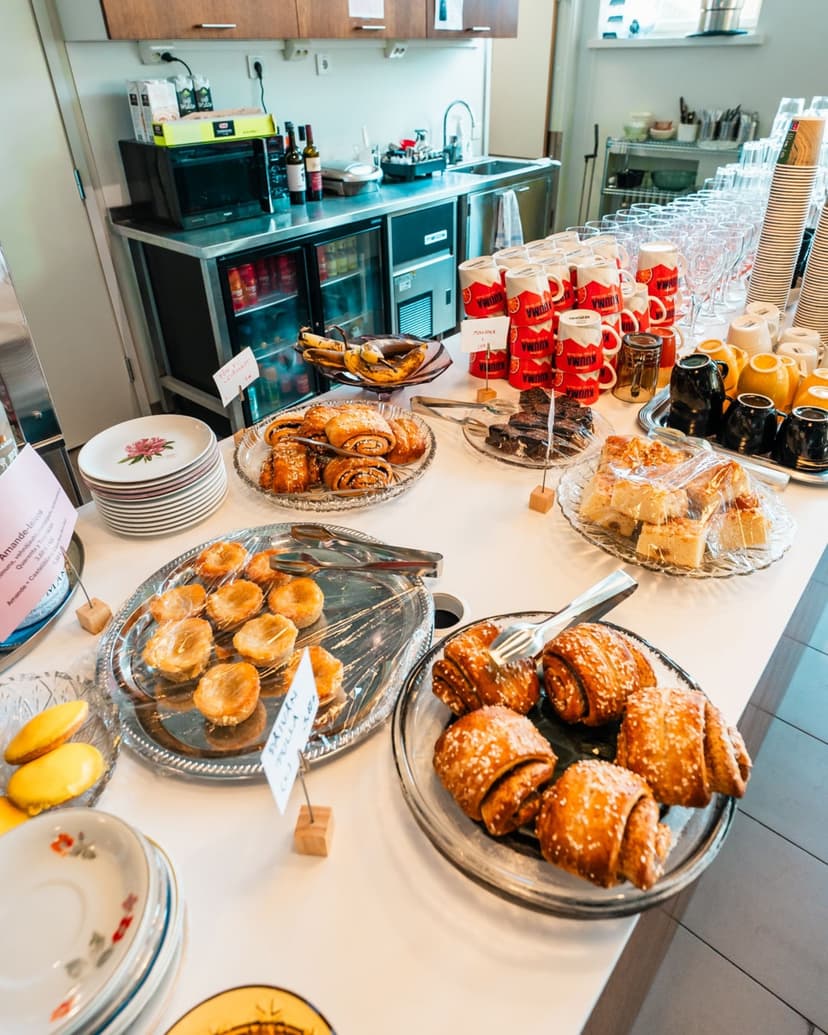 Feeniksin kuohuva kakkubrunssi | Helsinki