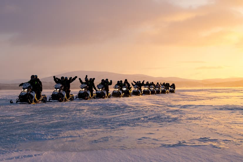 Tundraseikkailu moottorikelkoilla 2hlö | Kilpisjärvi